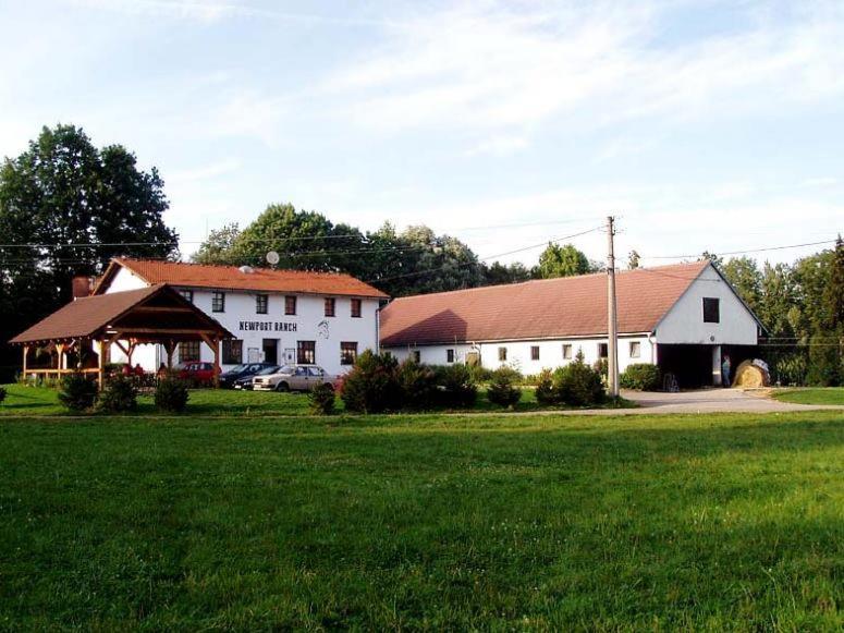 Hotel Stáj Newport Dolní Domaslavice Esterno foto